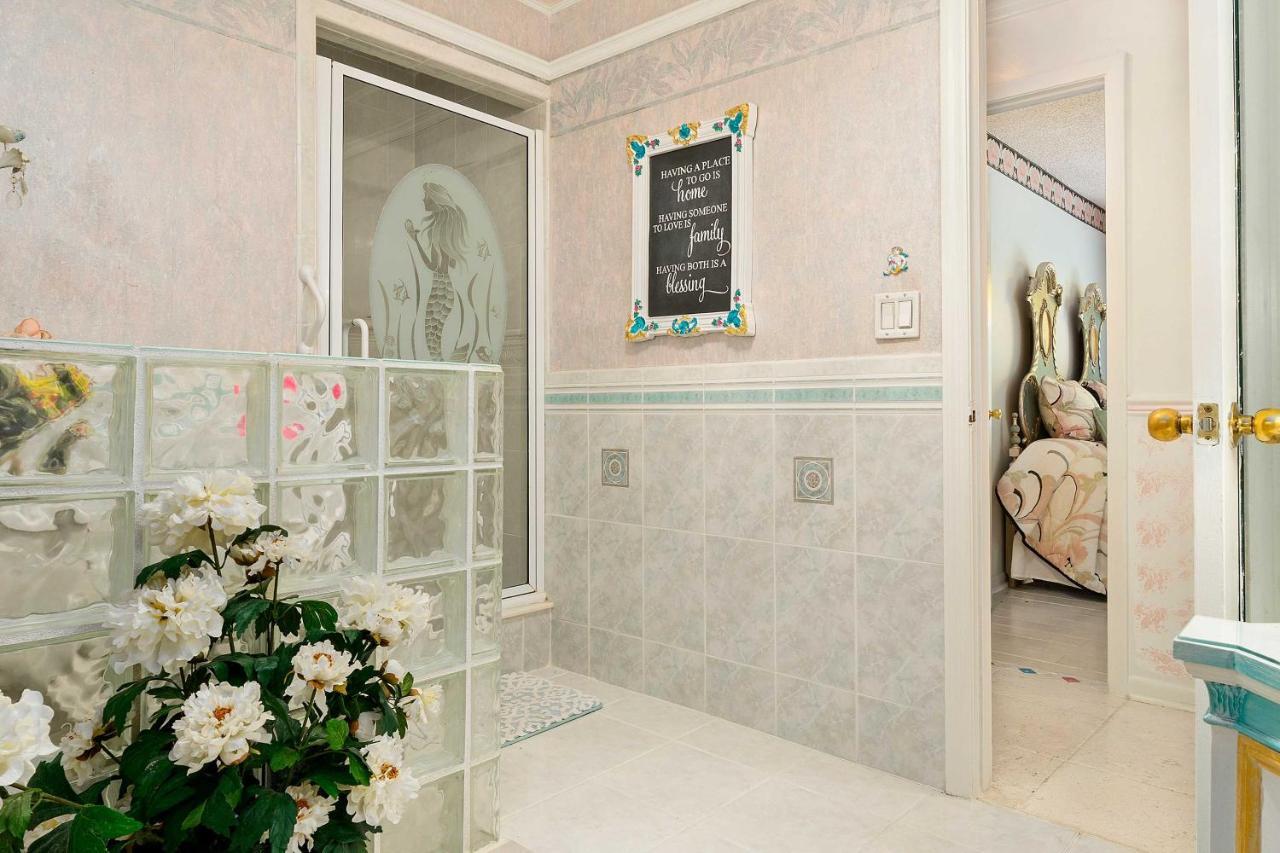 ウィーキ・ワチーPams Mermaid House With Riverfront Yard And Lanai!アパートメント エクステリア 写真