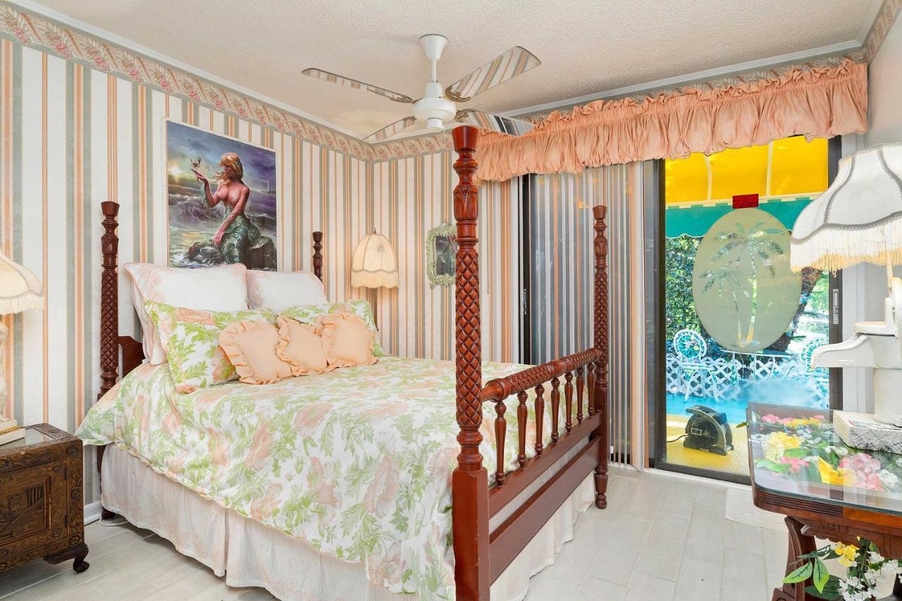 ウィーキ・ワチーPams Mermaid House With Riverfront Yard And Lanai!アパートメント エクステリア 写真